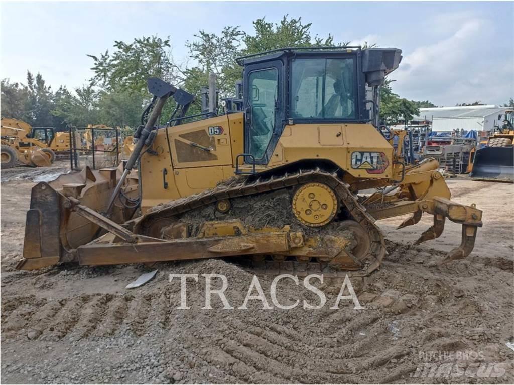 CAT D5 Buldozer sobre oruga