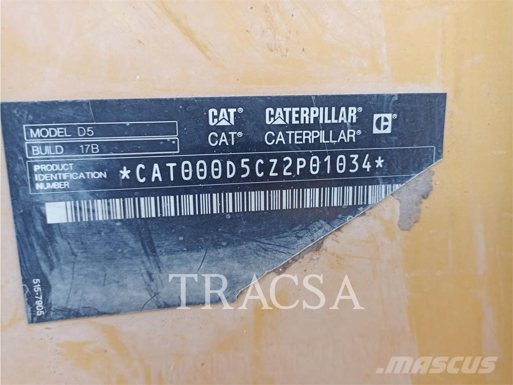 CAT D5 Buldozer sobre oruga