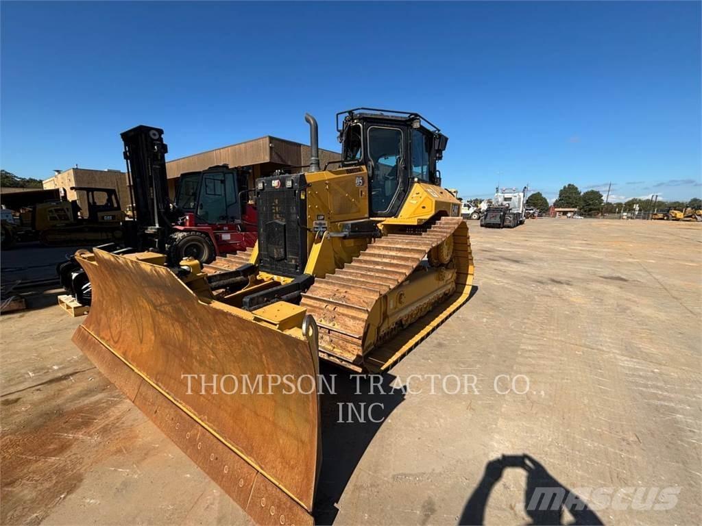 CAT D5 Buldozer sobre oruga