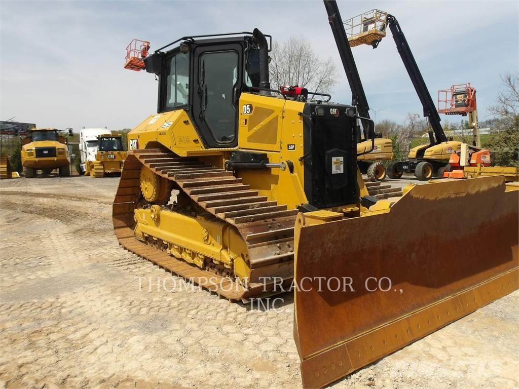 CAT D5 Buldozer sobre oruga