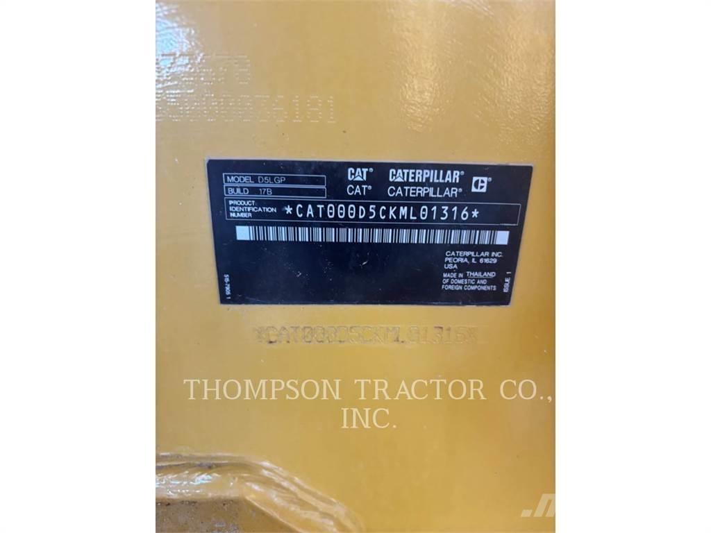 CAT D5 Buldozer sobre oruga