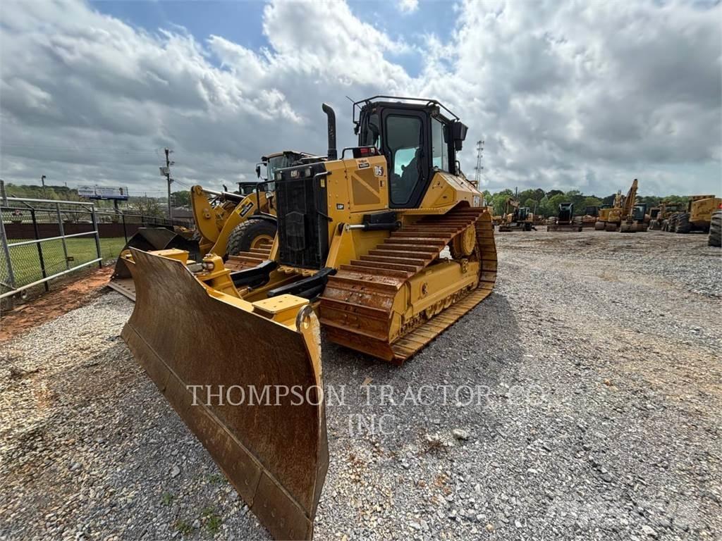 CAT D5 Buldozer sobre oruga