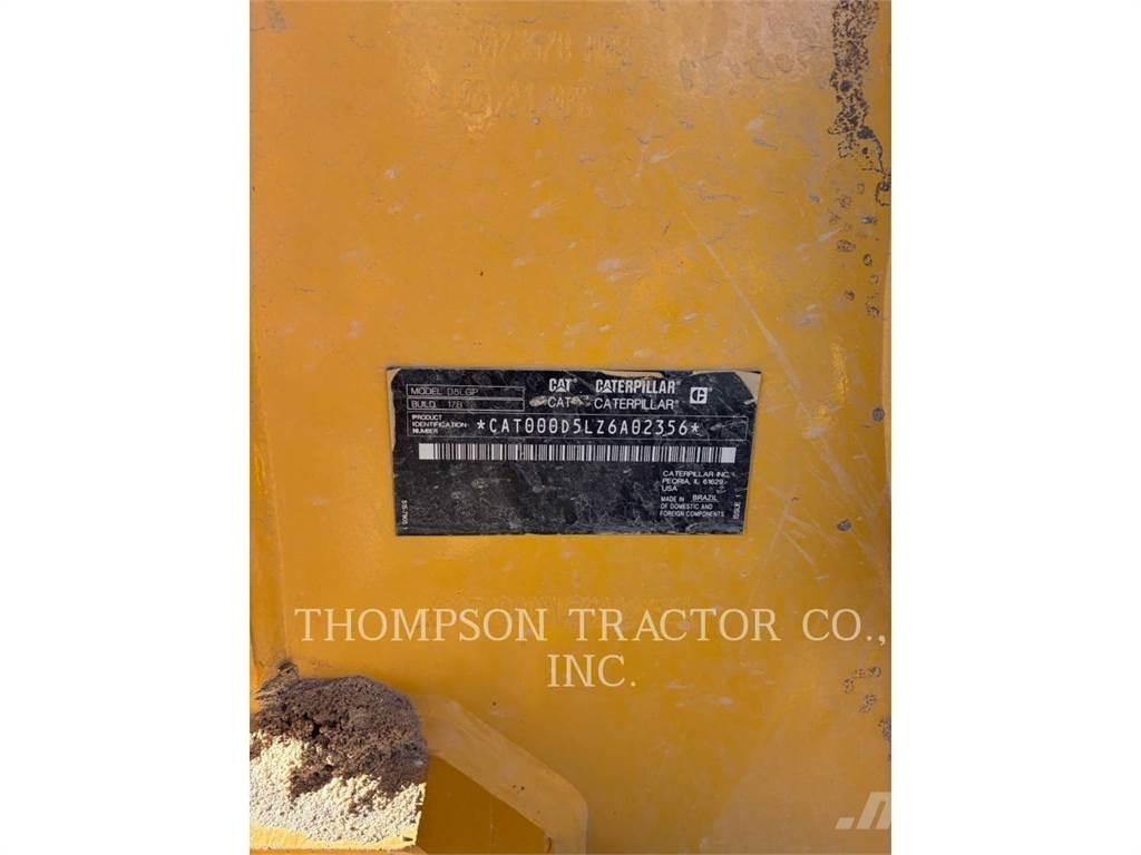 CAT D5 Buldozer sobre oruga