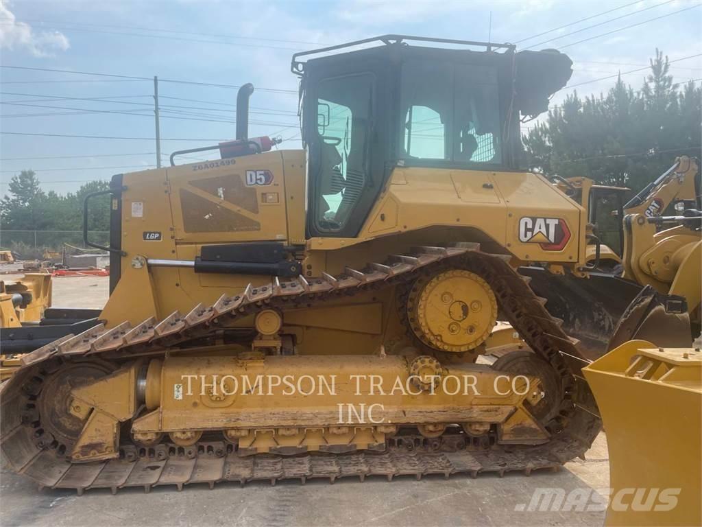 CAT D5 Buldozer sobre oruga