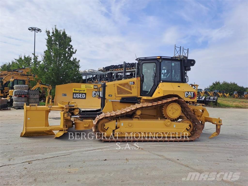 CAT D5 Buldozer sobre oruga
