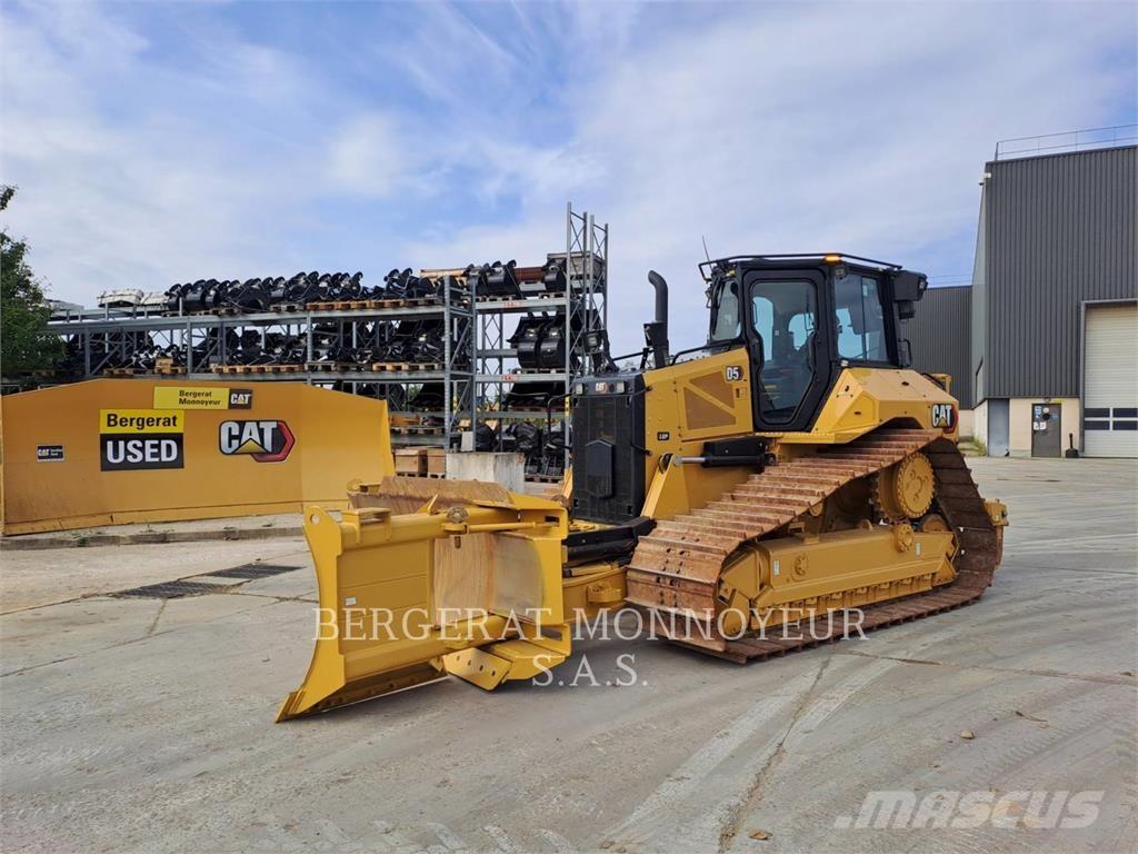 CAT D5 Buldozer sobre oruga