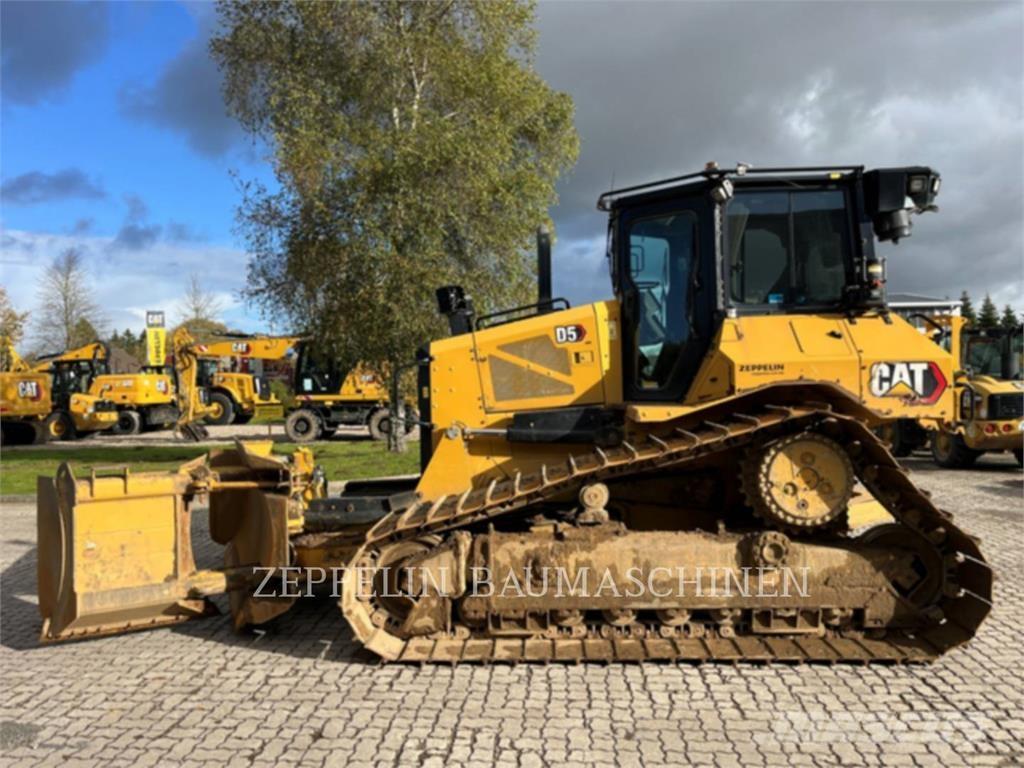 CAT D5 Buldozer sobre oruga