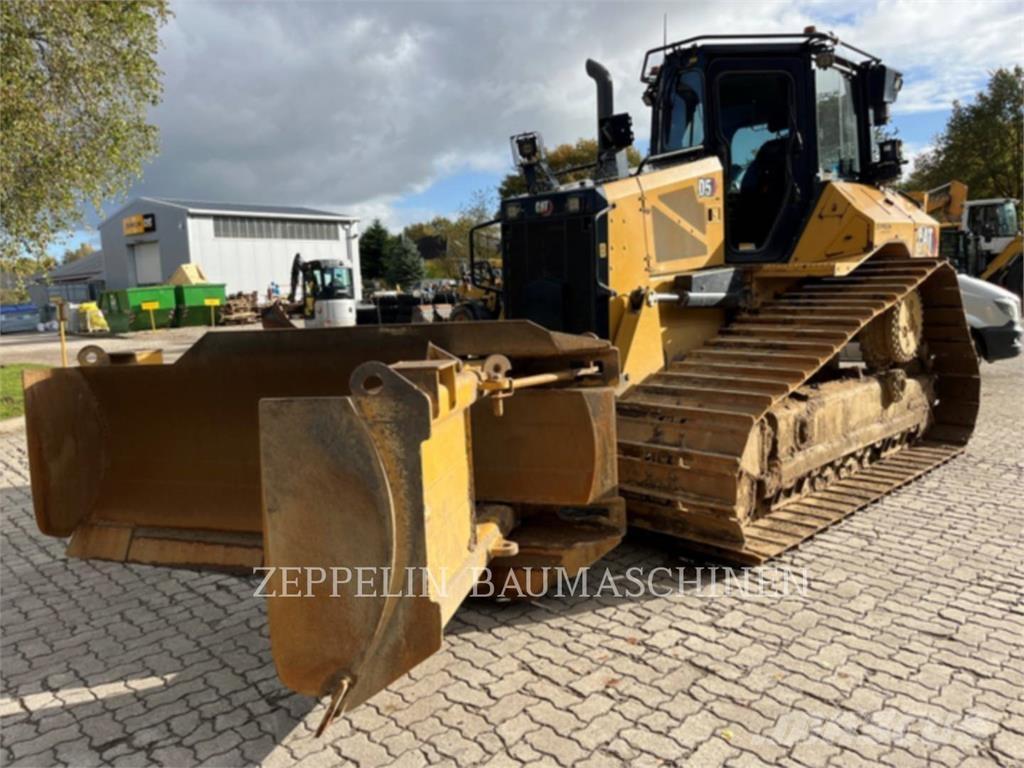 CAT D5 Buldozer sobre oruga