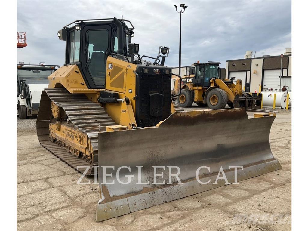CAT D5 Buldozer sobre oruga