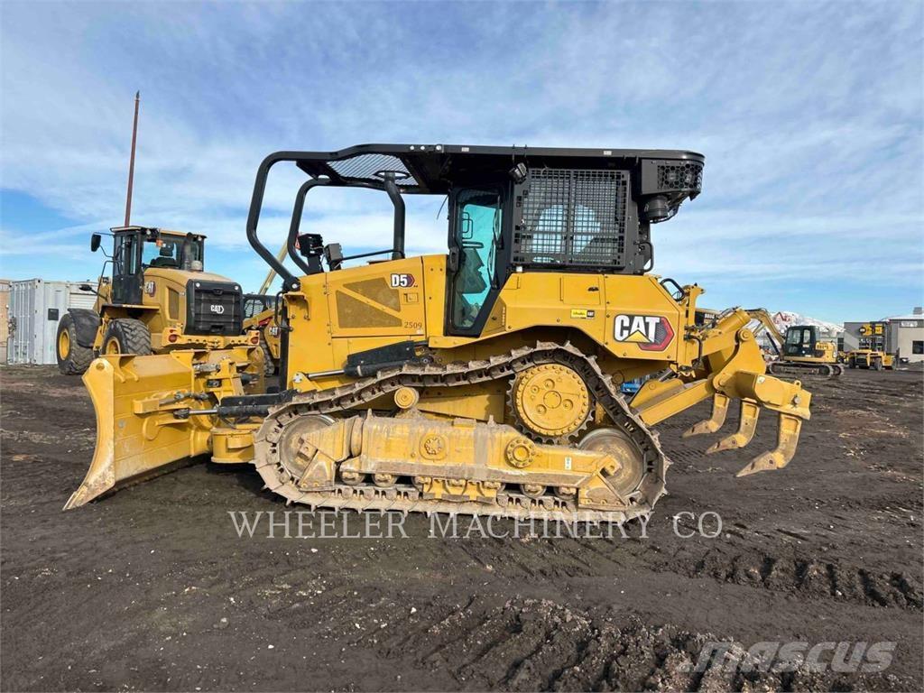 CAT D5-17 XL Buldozer sobre oruga