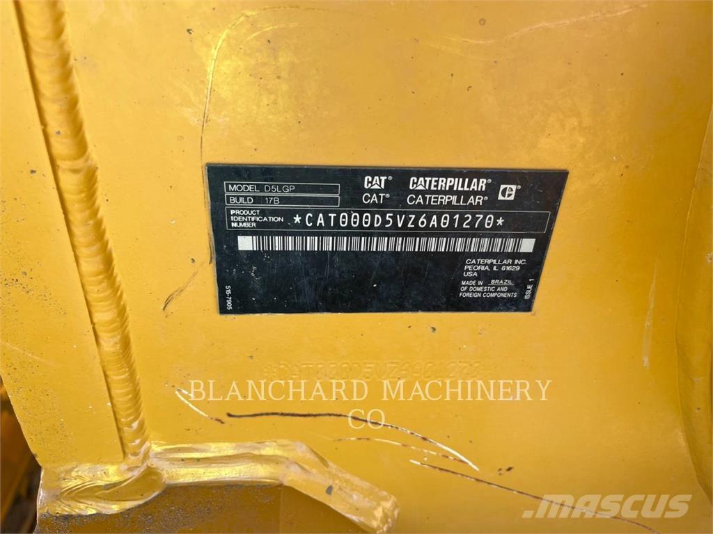 CAT D5 LGP Buldozer sobre oruga
