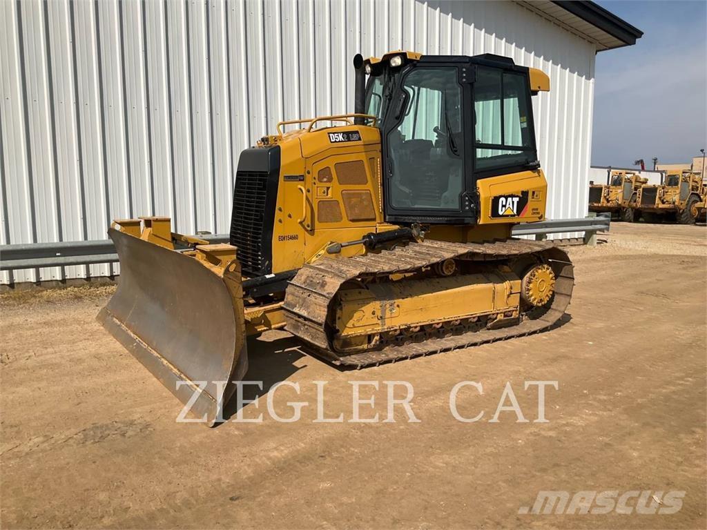 CAT D5K2 Buldozer sobre oruga