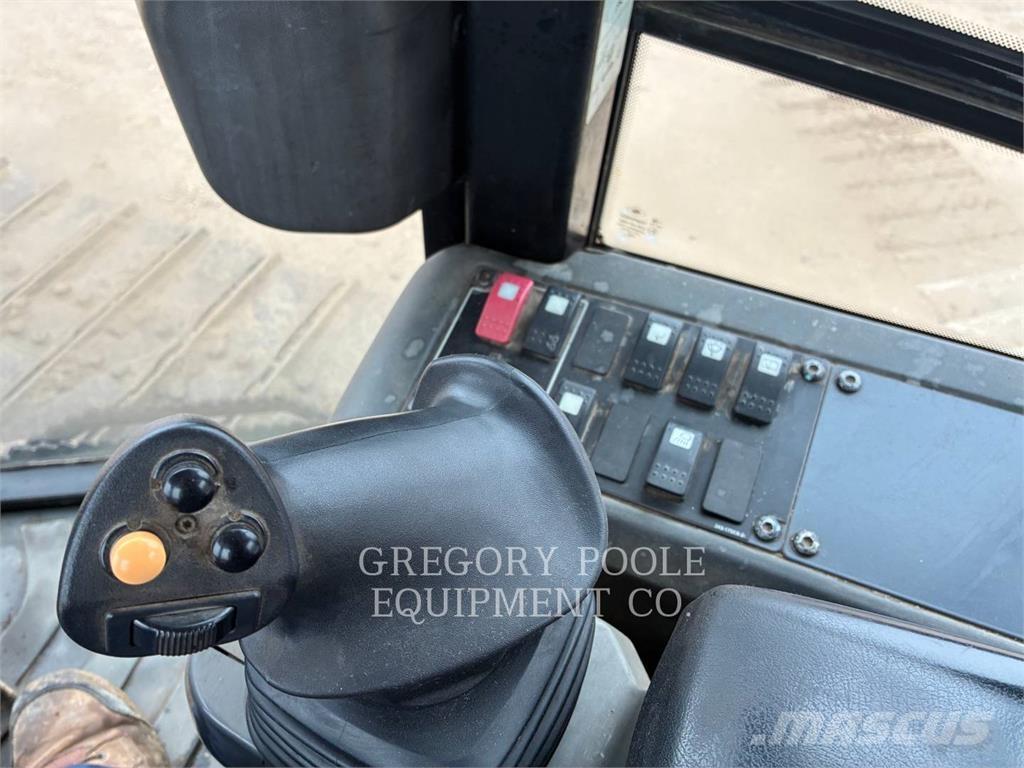 CAT D5K2LGP Buldozer sobre oruga