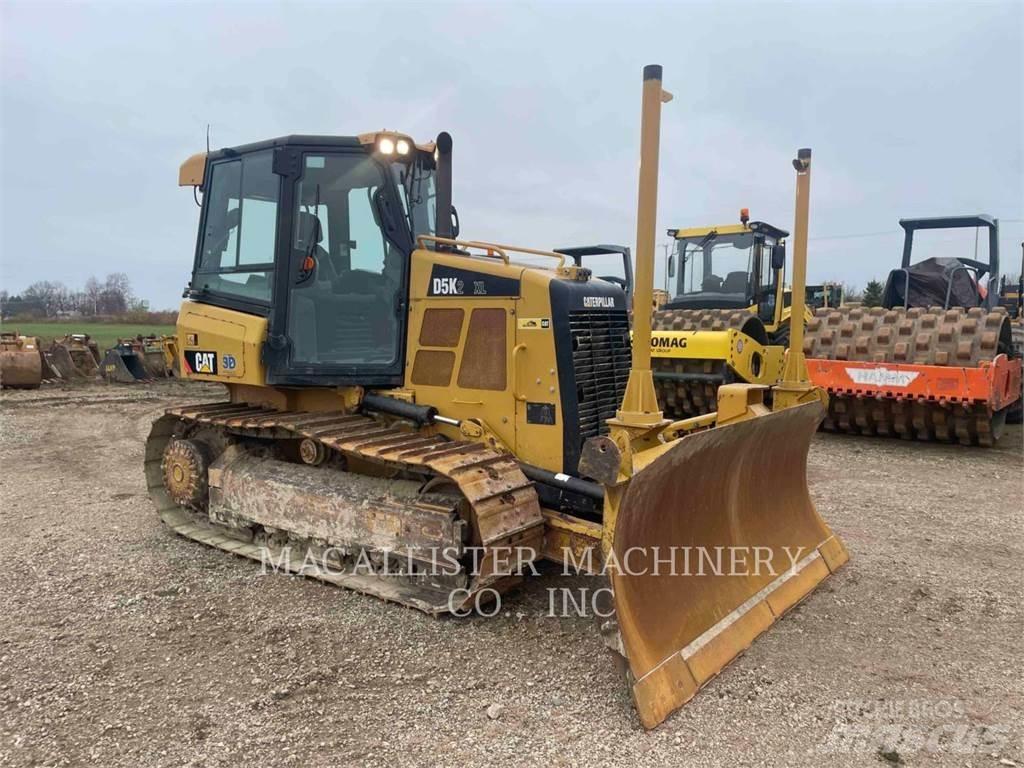 CAT D5K2XL Buldozer sobre oruga