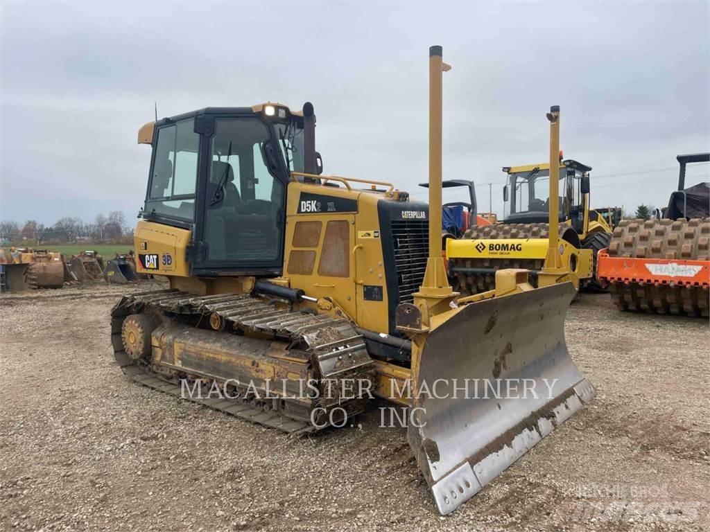 CAT D5K2XL Buldozer sobre oruga