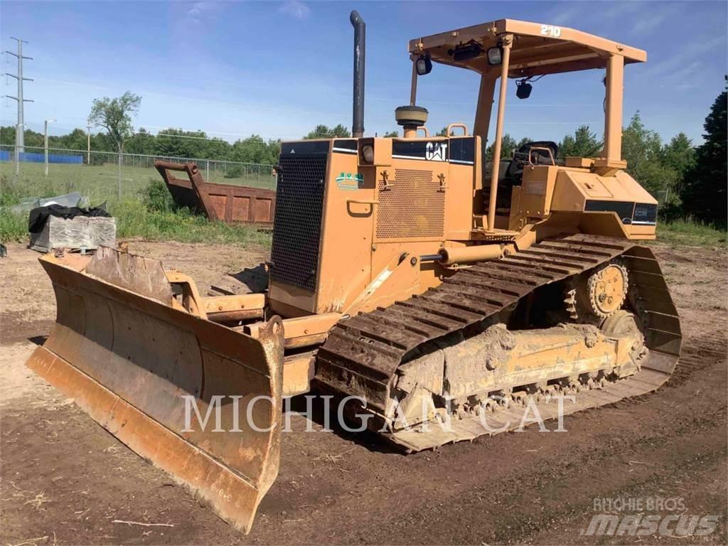 CAT D5ML Buldozer sobre oruga