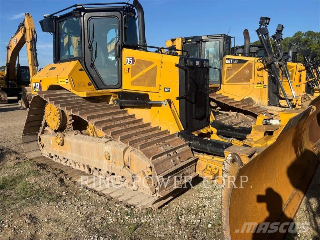 CAT D5VPEW Buldozer sobre oruga