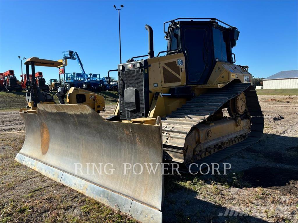 CAT D5VPEW Buldozer sobre oruga