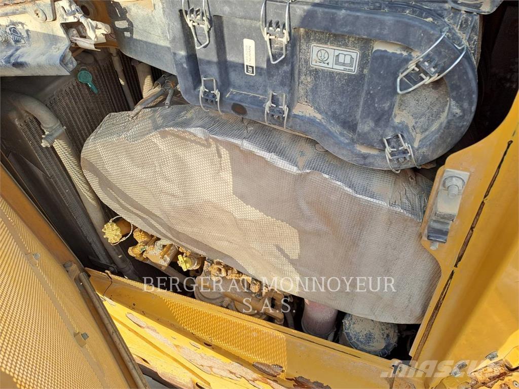 CAT D6 XE Buldozer sobre oruga