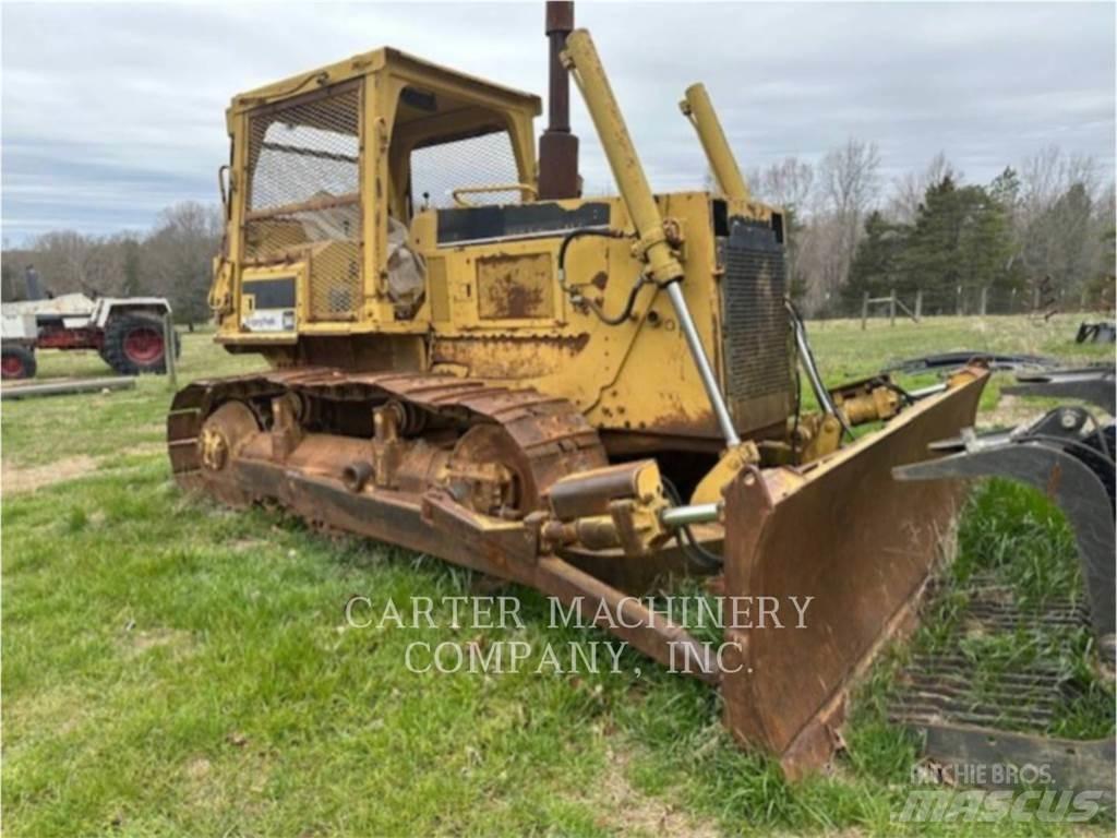 CAT D6D Buldozer sobre oruga