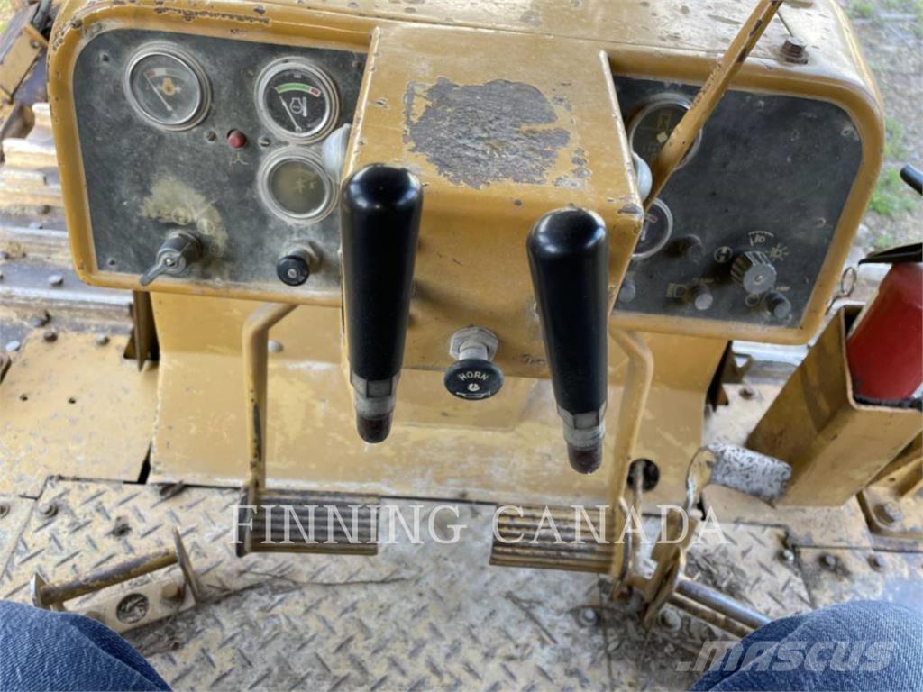 CAT D6E Buldozer sobre oruga