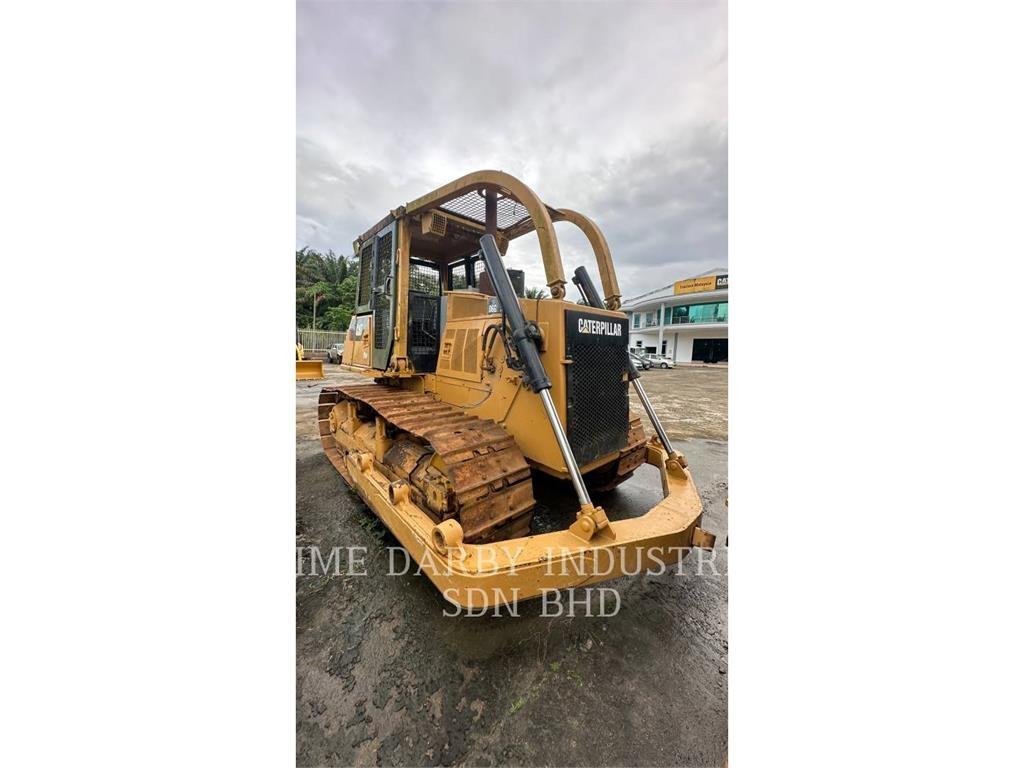 CAT D6G Buldozer sobre oruga