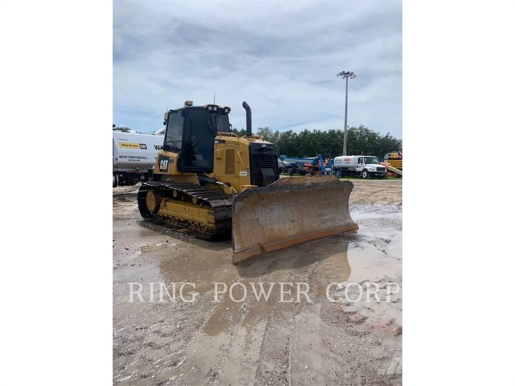 CAT D6K2LGPEW Buldozer sobre oruga