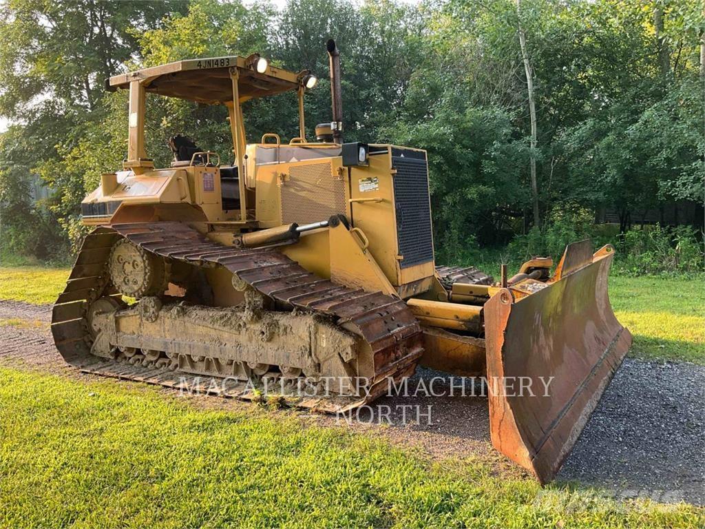 CAT D6ML Buldozer sobre oruga