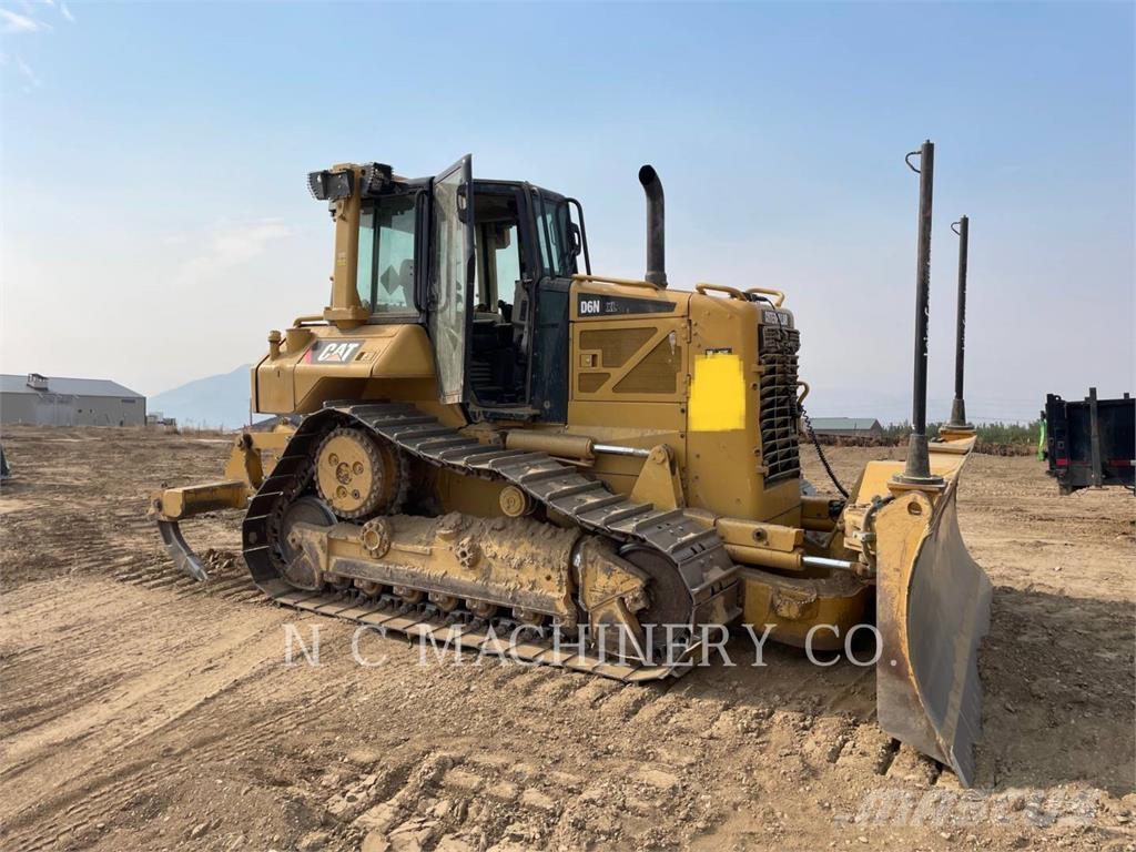 CAT D6N Buldozer sobre oruga