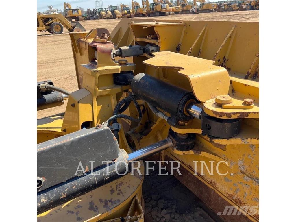 CAT D6N LGP Buldozer sobre oruga