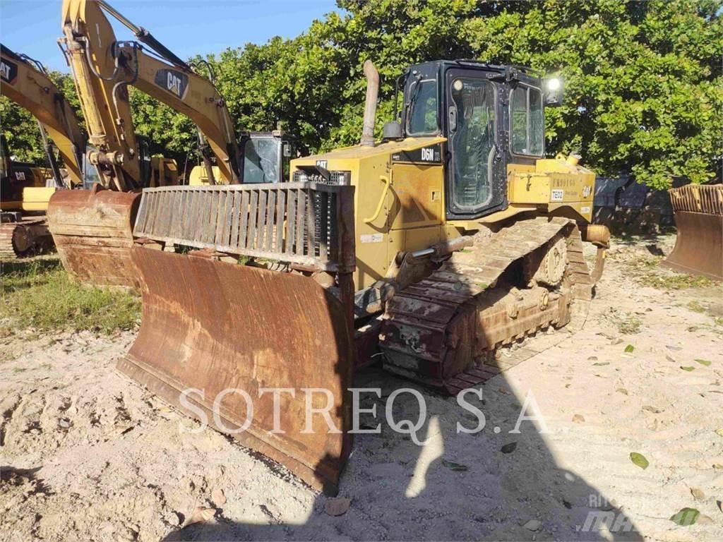 CAT D6NXL Buldozer sobre oruga