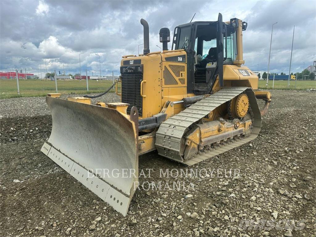 CAT D6NXL Buldozer sobre oruga