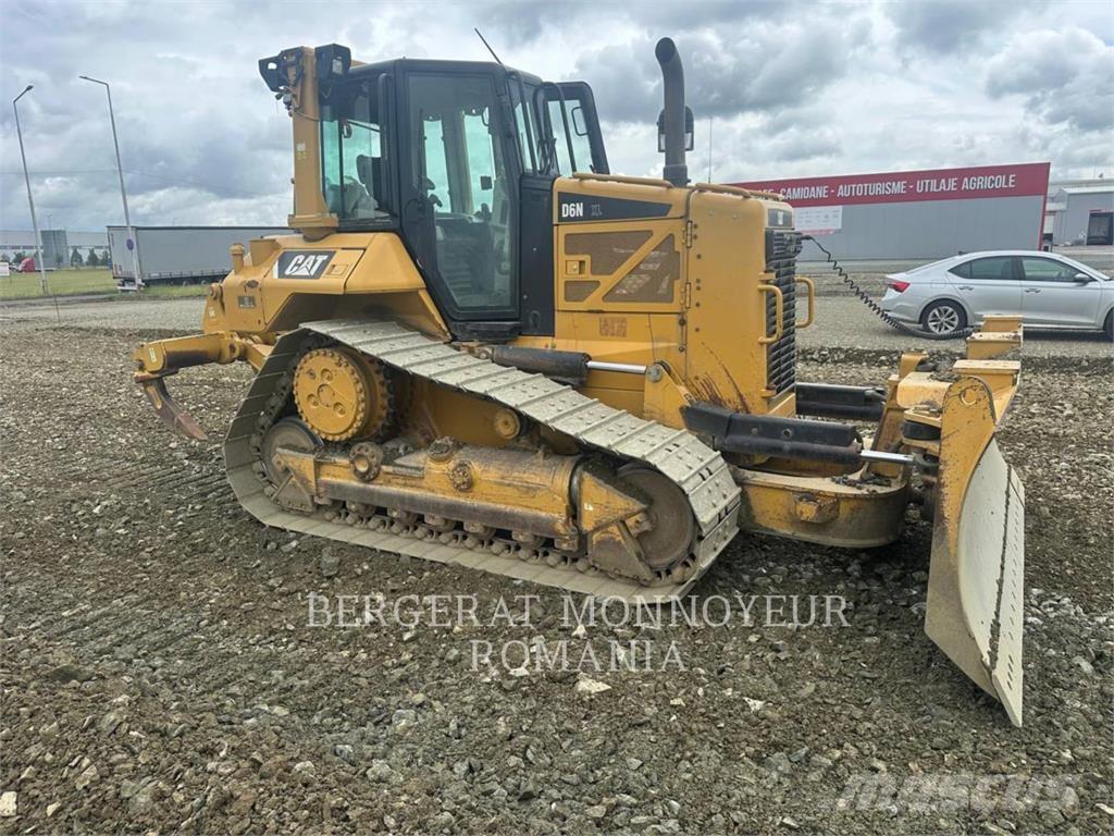 CAT D6NXL Buldozer sobre oruga