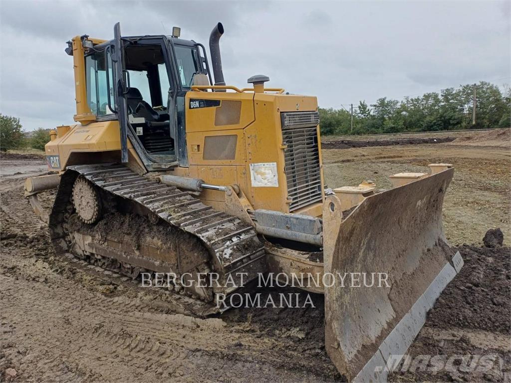CAT D6NXL Buldozer sobre oruga
