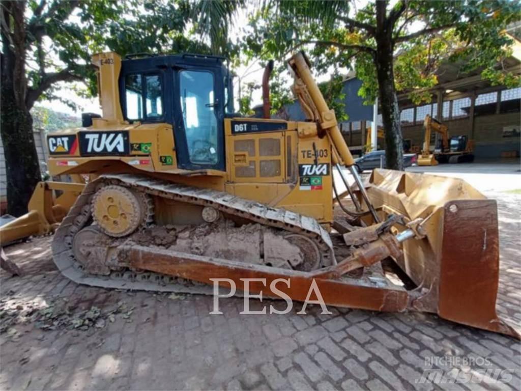 CAT D6T Buldozer sobre oruga