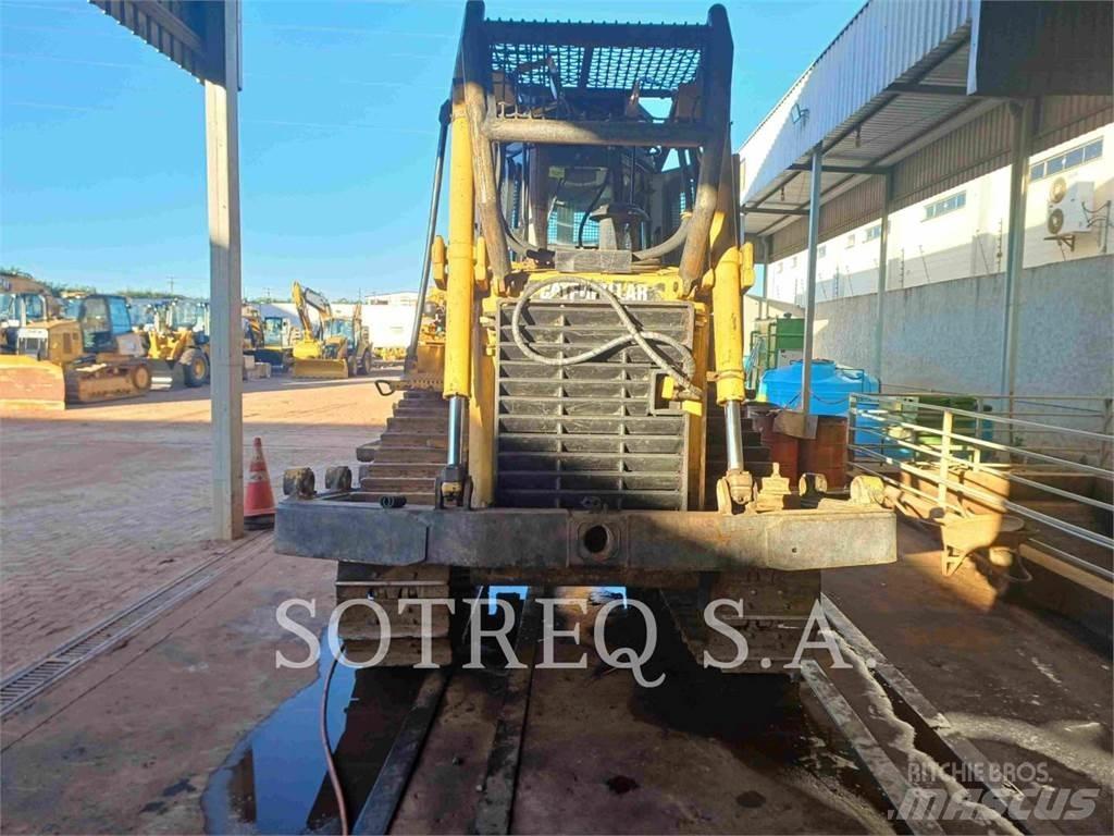 CAT D6T Buldozer sobre oruga