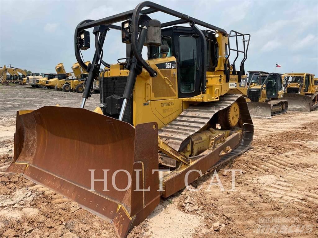 CAT D6T Buldozer sobre oruga