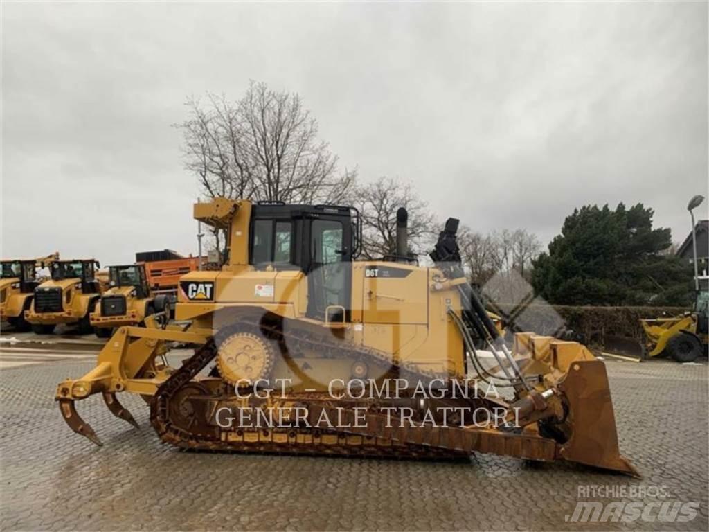 CAT D6T Buldozer sobre oruga