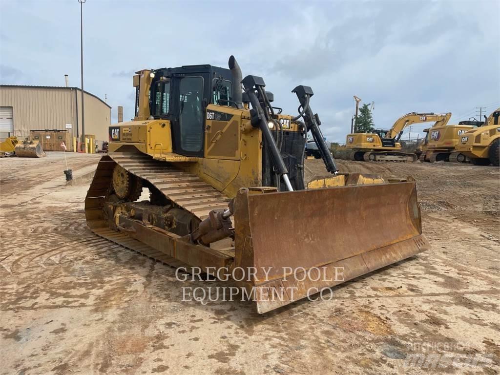 CAT D6T Buldozer sobre oruga