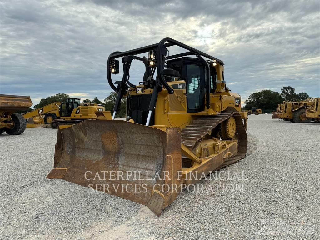 CAT D6T Buldozer sobre oruga