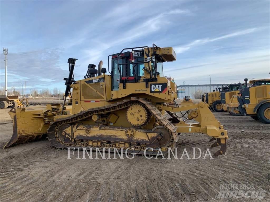 CAT D6T Buldozer sobre oruga