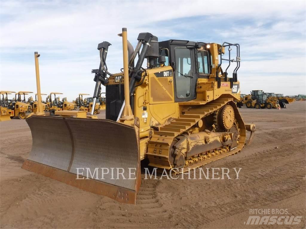 CAT D6T Buldozer sobre oruga