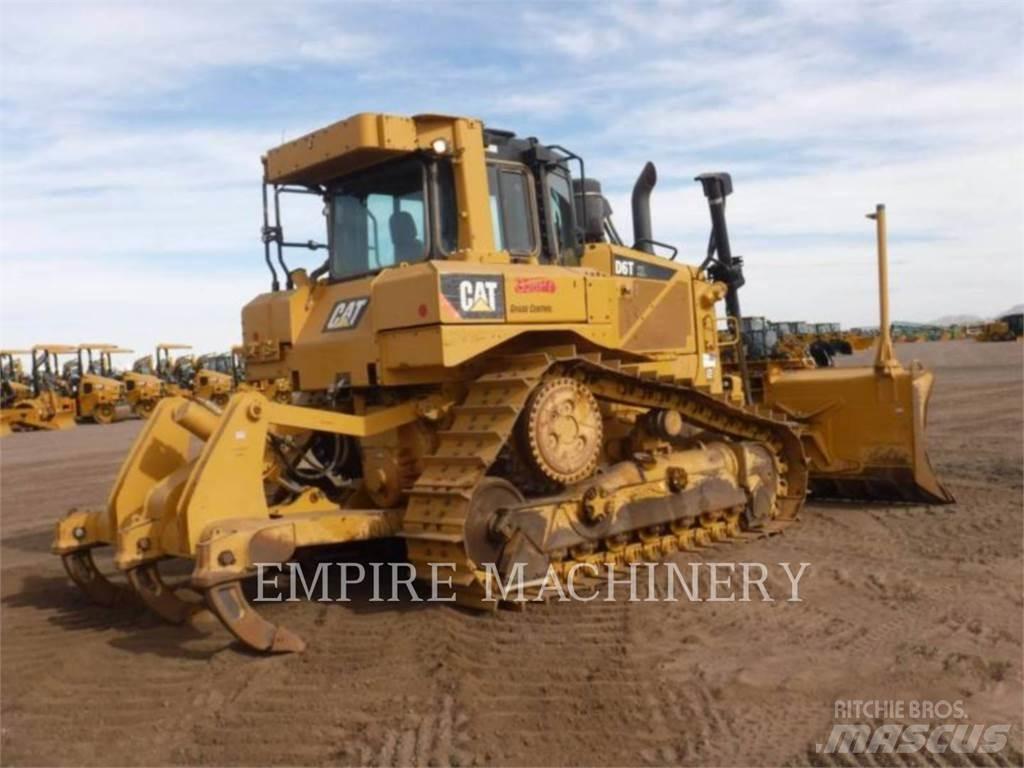 CAT D6T Buldozer sobre oruga