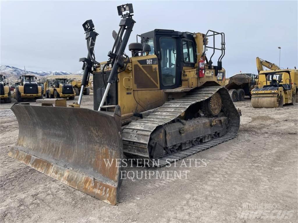 CAT D6T Buldozer sobre oruga