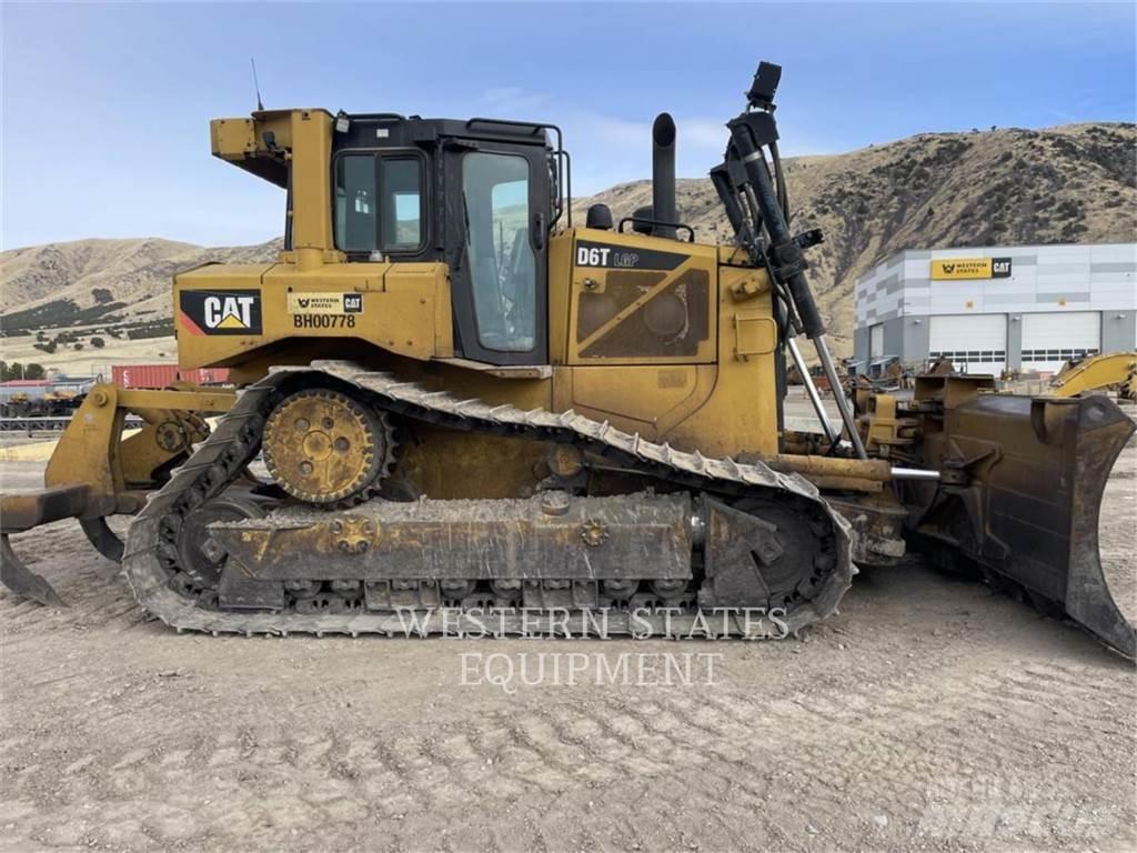 CAT D6T Buldozer sobre oruga