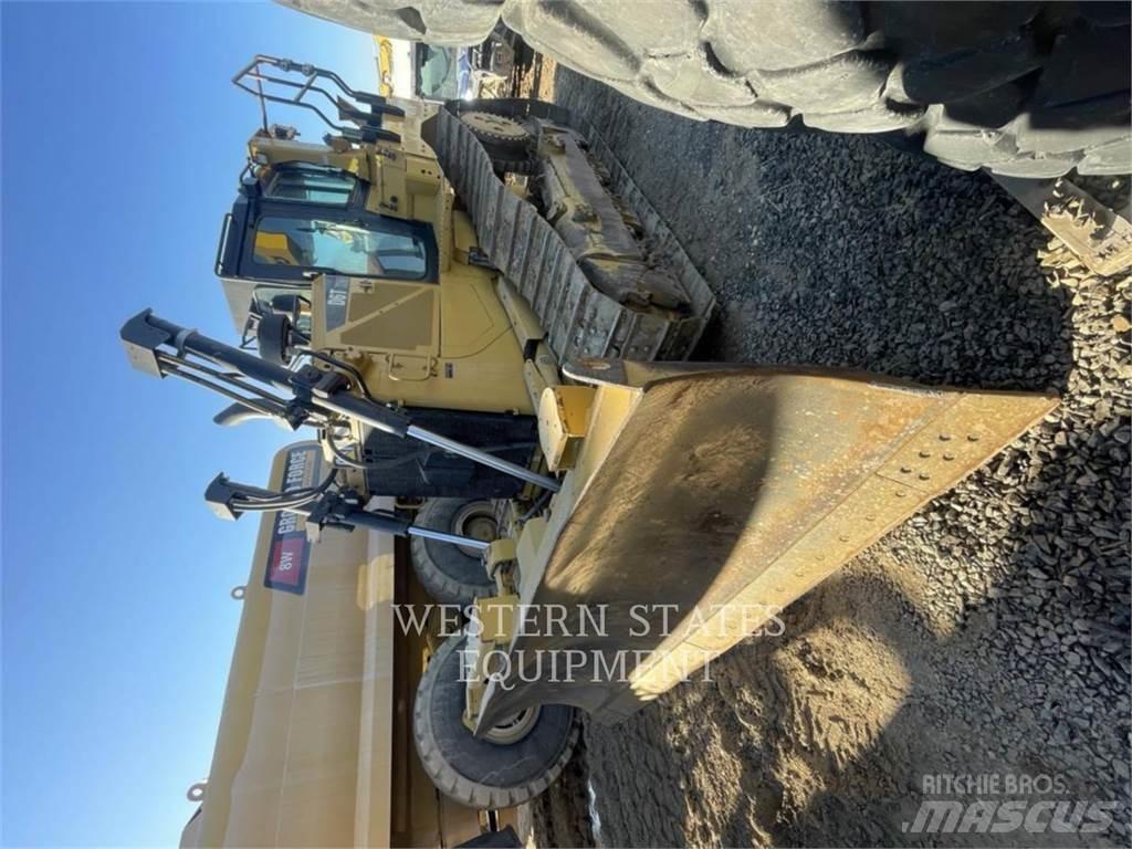 CAT D6T Buldozer sobre oruga