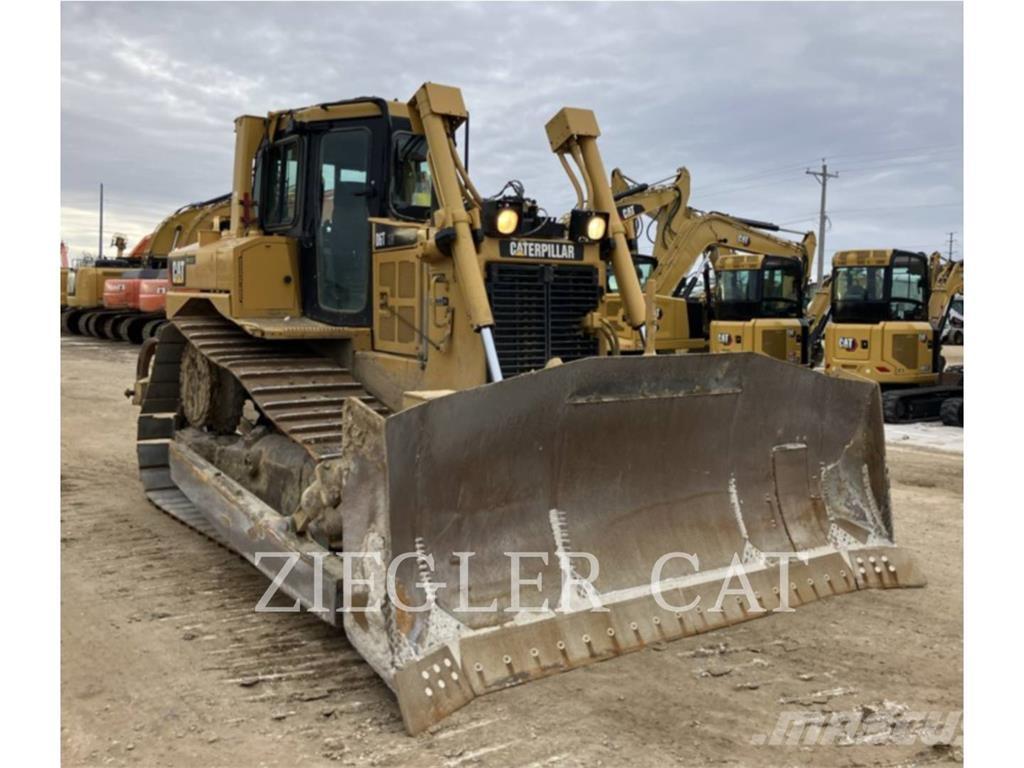 CAT D6T Buldozer sobre oruga