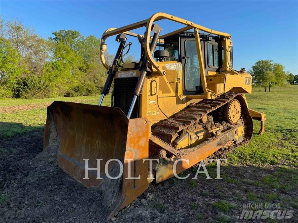 CAT D6T Buldozer sobre oruga