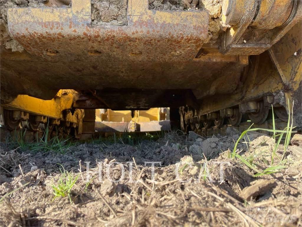 CAT D6T Buldozer sobre oruga