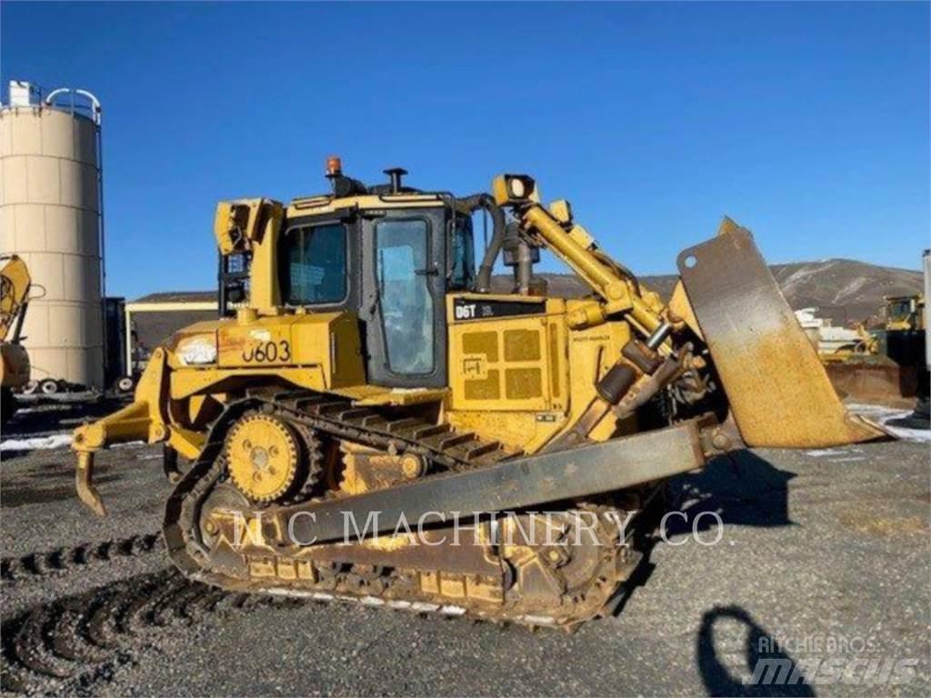 CAT D6T Buldozer sobre oruga